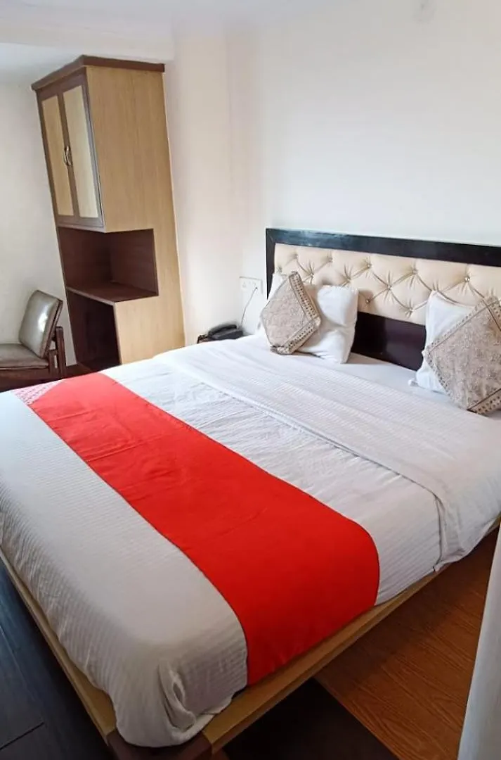 Hotel Royal Apsara Shimla 3*,