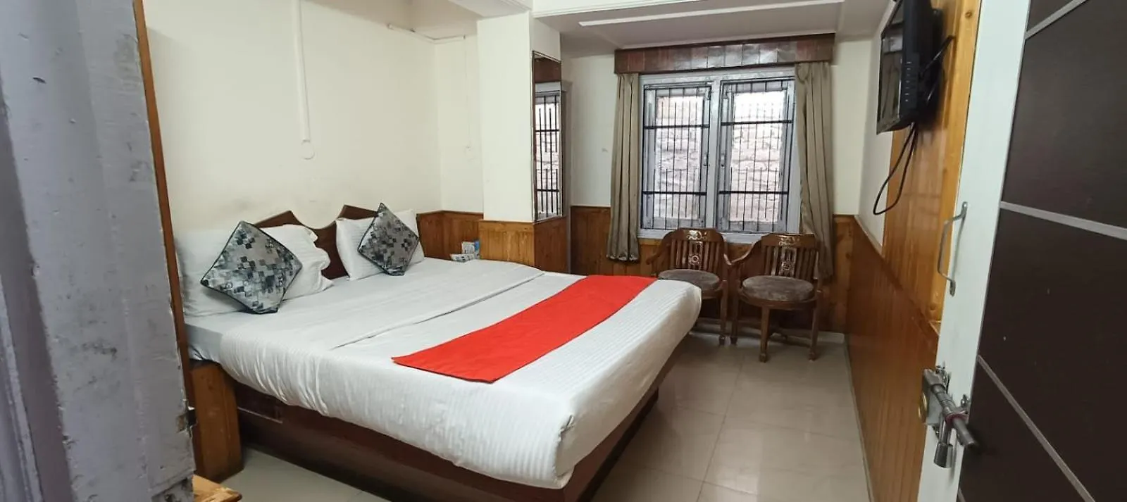 Hotel Royal Apsara Shimla 3*,  India